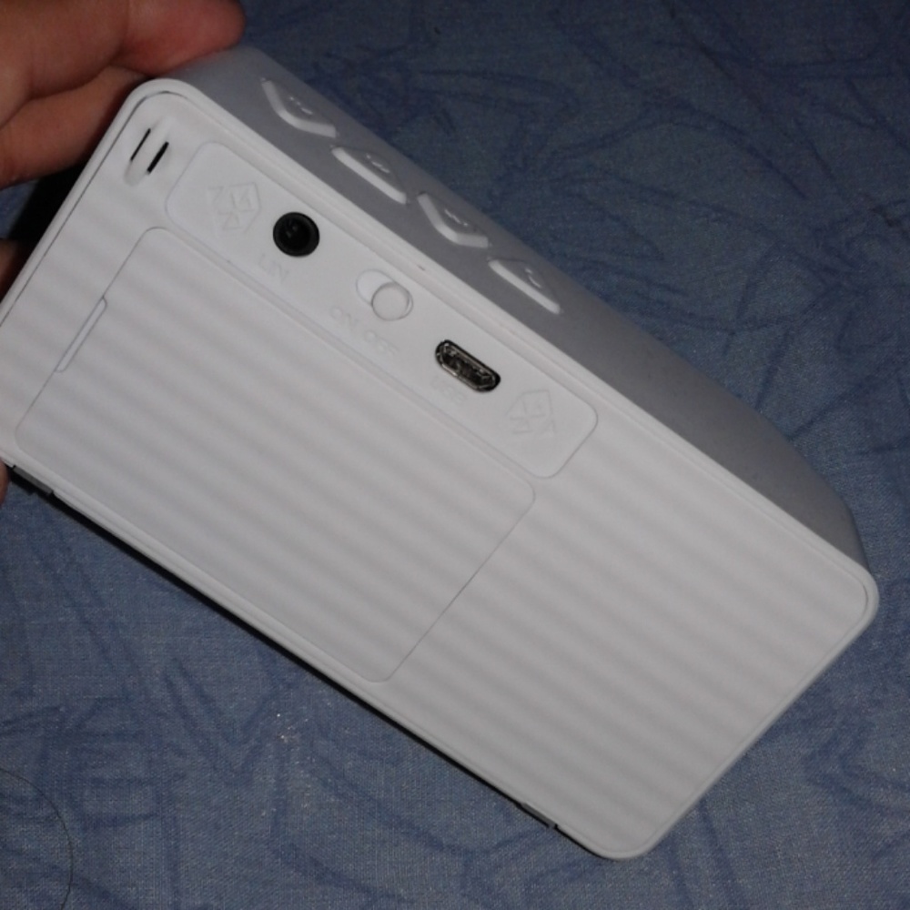 bluetooth mini speaker - Picture 2 of 4